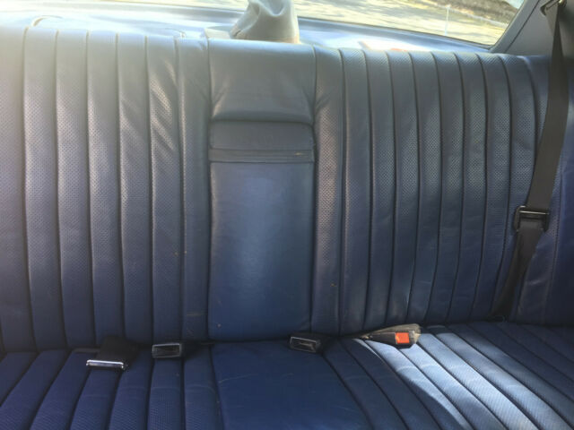 1980 Silver Mercedes-Benz 400-Series Sedan