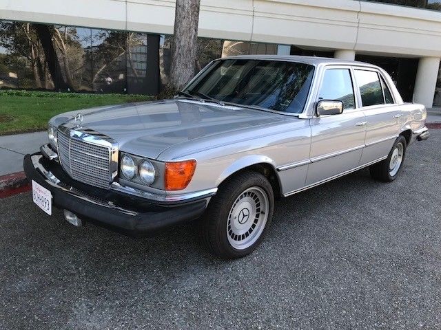 1979 Silver Mercedes-Benz 400-Series 4Door