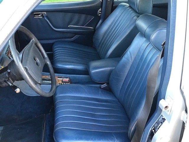 1979 Silver Mercedes-Benz 400-Series 4Door