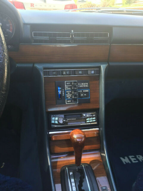 1980 Silver Mercedes-Benz 400-Series Sedan