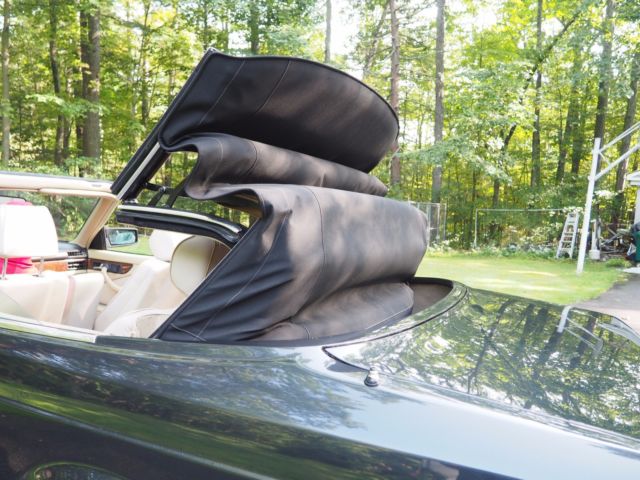 1985 Black Mercedes-Benz 500-Series Convertible