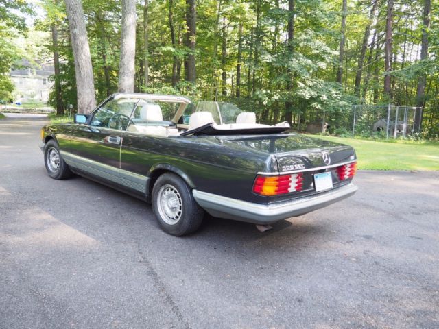 1985 Black Mercedes-Benz 500-Series Convertible
