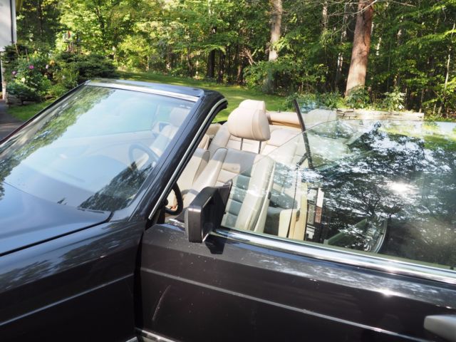 1985 Black Mercedes-Benz 500-Series Convertible