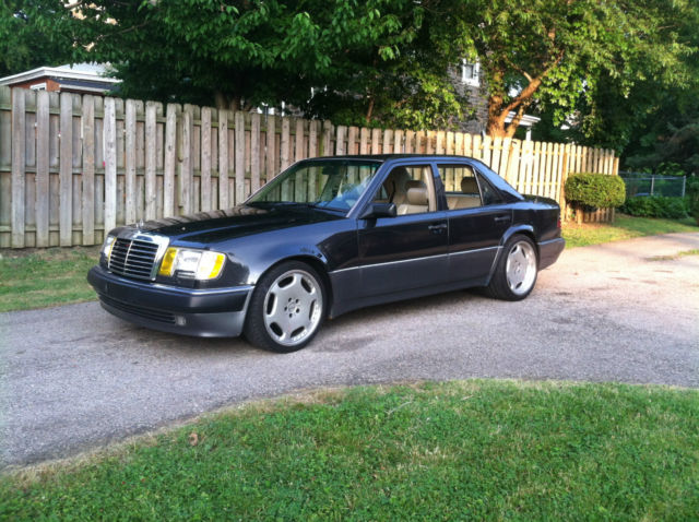 1993 Gray Mercedes-Benz 500-Series Sedan
