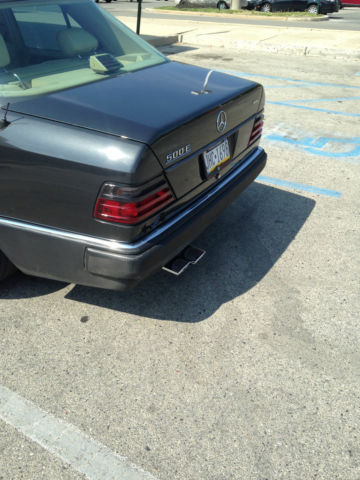 1993 Gray Mercedes-Benz 500-Series Sedan