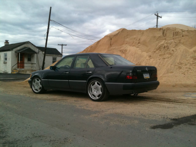 1993 Gray Mercedes-Benz 500-Series Sedan