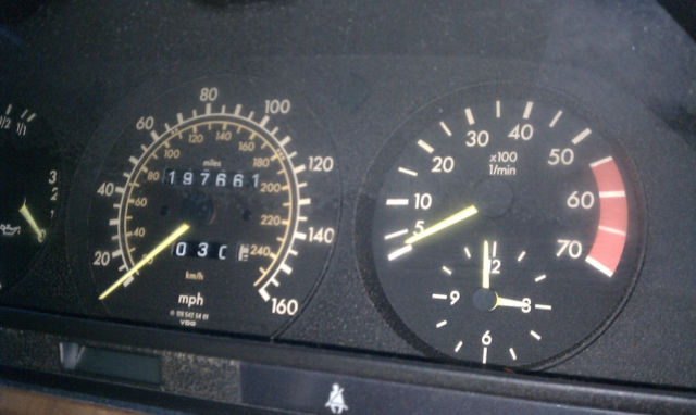 1983 Gray Mercedes-Benz 500-Series Coupe