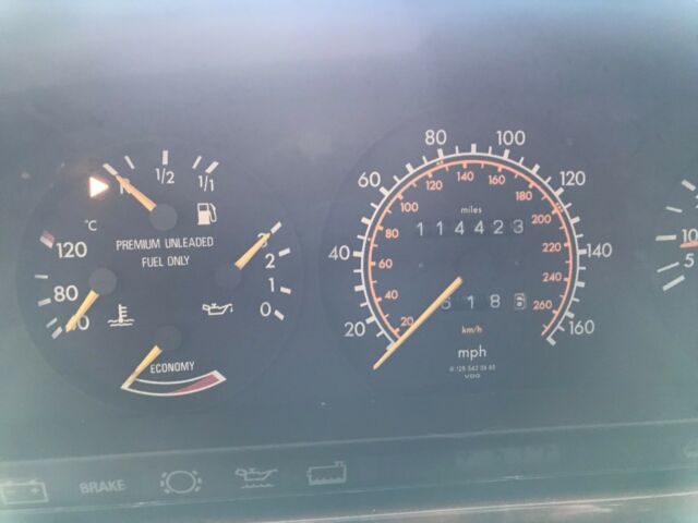 1989 Black Mercedes-Benz 500-Series Coupe