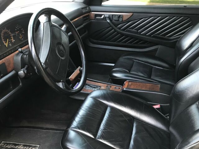 1989 Black Mercedes-Benz 500-Series Coupe