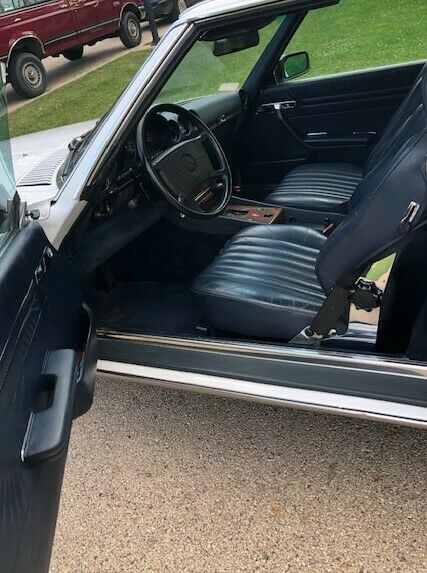 1987 Red Mercedes-Benz SL-Class Convertible