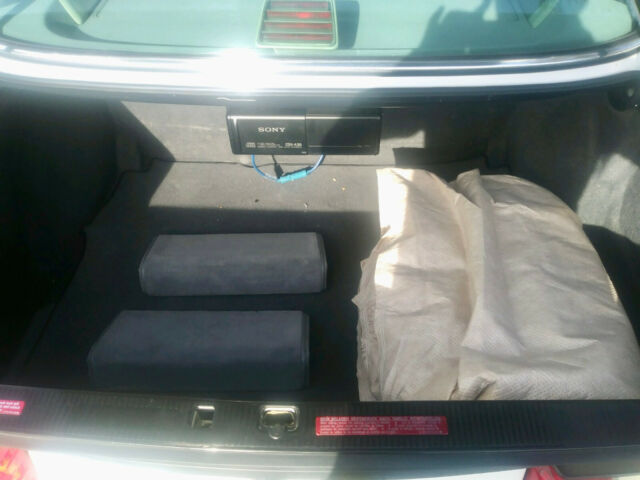 1991 White Mercedes-Benz 500-Series