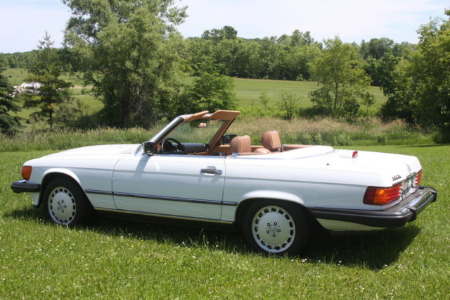 1986 White Mercedes-Benz 500-Series Convertible
