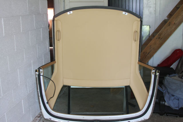 1986 White Mercedes-Benz 500-Series Convertible