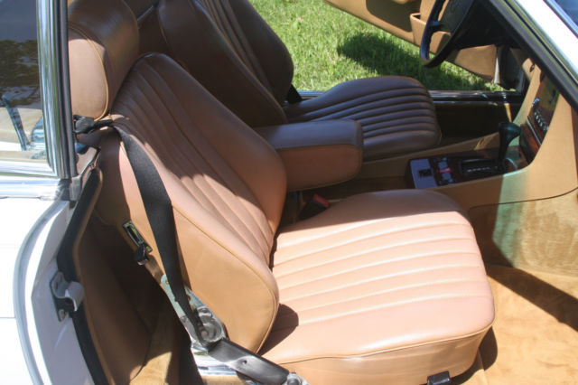 1986 White Mercedes-Benz 500-Series Convertible