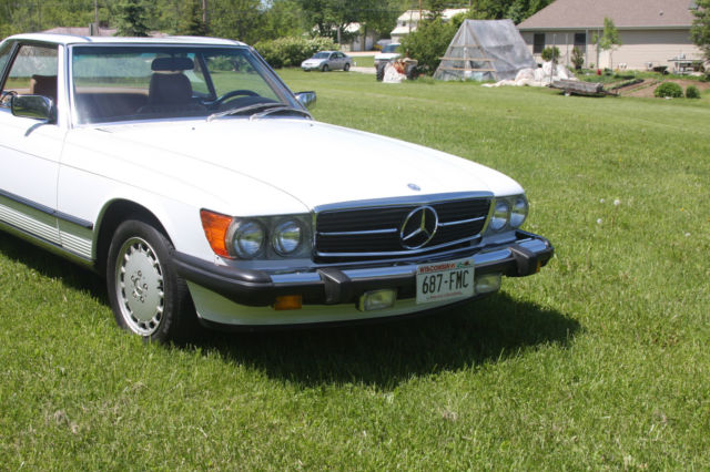 1986 White Mercedes-Benz 500-Series Convertible