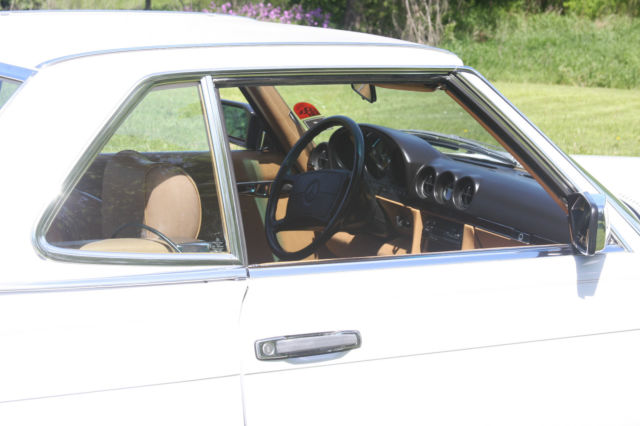 1986 White Mercedes-Benz 500-Series Convertible
