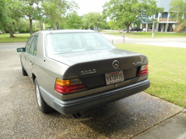 1987 Tan Mercedes-Benz 300D Turbo Diesel Sedan