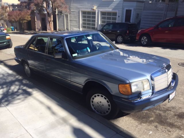 1989 Mercedes-Benz 400-Series