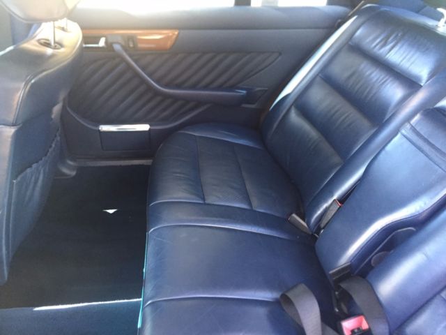 1989 Mercedes-Benz 400-Series