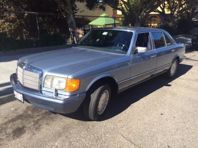 1989 Mercedes-Benz 400-Series