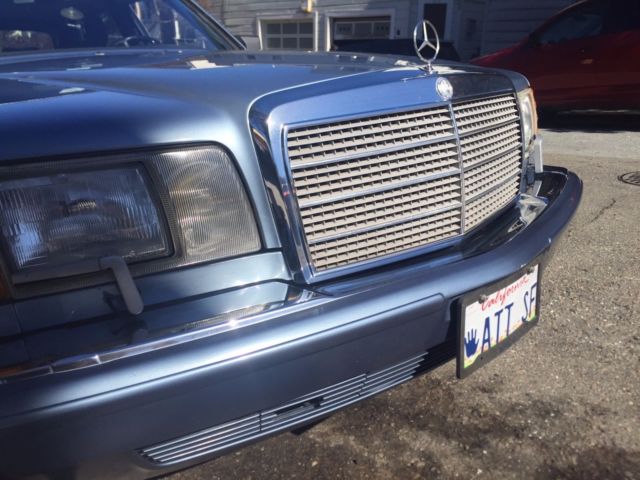 1989 Mercedes-Benz 400-Series