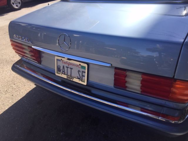 1989 Mercedes-Benz 400-Series