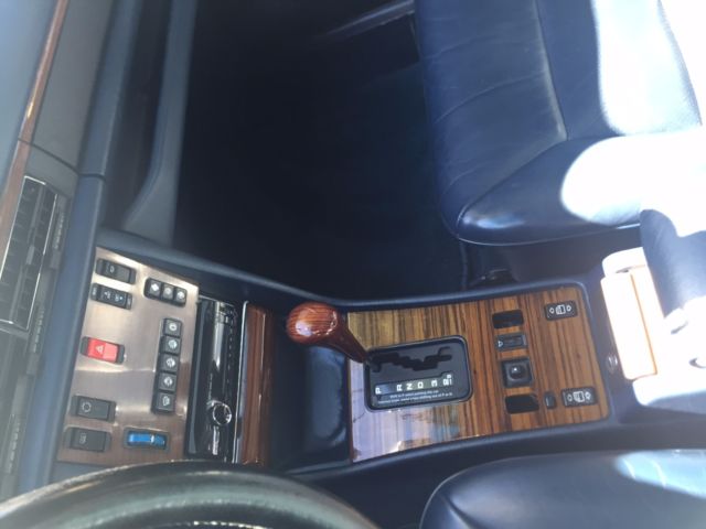 1989 Mercedes-Benz 400-Series