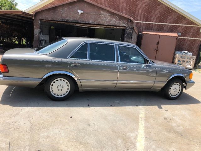1988 Gray Mercedes-Benz S-Class Sedan