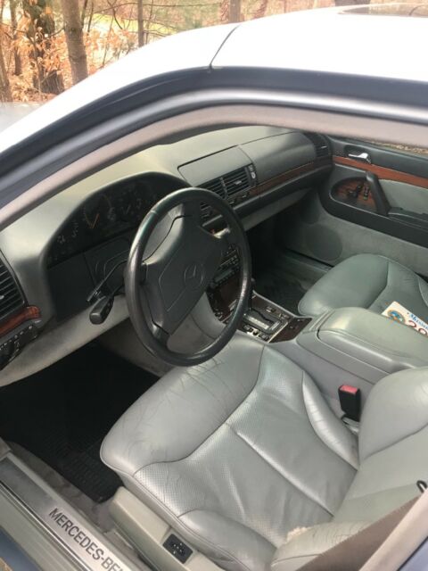 1995 White Mercedes-Benz S-Class Sedan