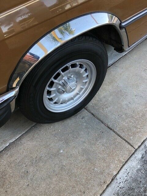 1980 Brown Mercedes-Benz 300-Series Sedan