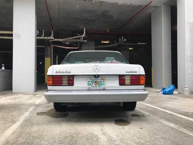 1991 White Mercedes-Benz S-Class Sedan