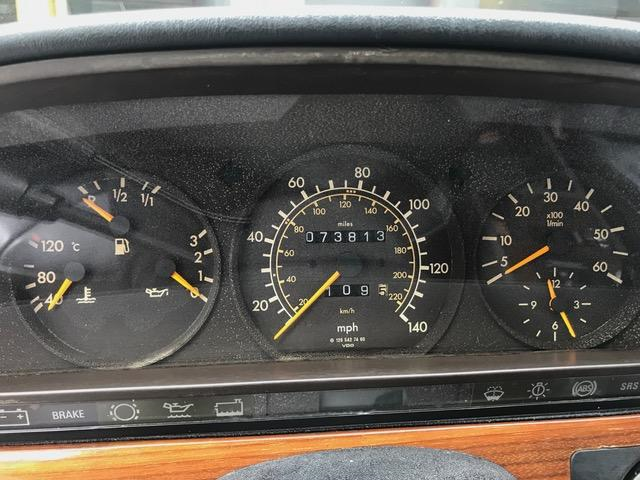 1991 White Mercedes-Benz S-Class Sedan