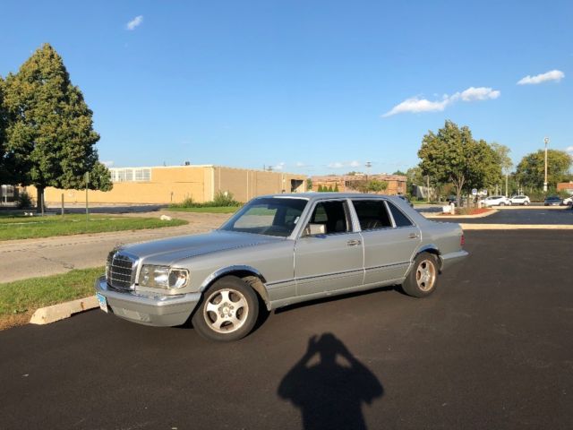 1989 Silver Mercedes-Benz S-Class Sedan