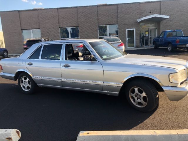1989 Silver Mercedes-Benz S-Class Sedan