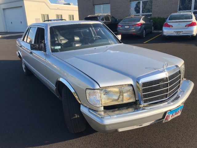 1989 Silver Mercedes-Benz S-Class Sedan