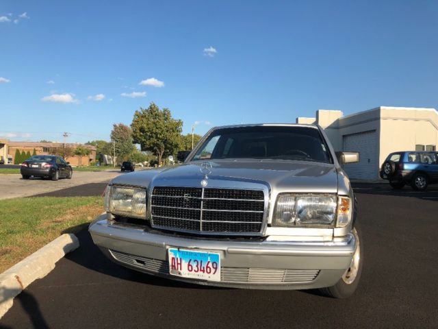 1989 Silver Mercedes-Benz S-Class Sedan