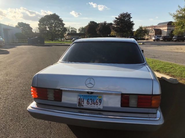 1989 Silver Mercedes-Benz S-Class Sedan