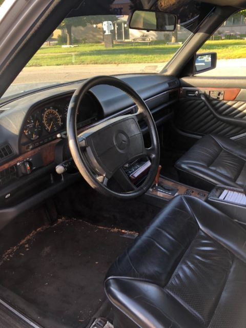 1989 Silver Mercedes-Benz S-Class Sedan