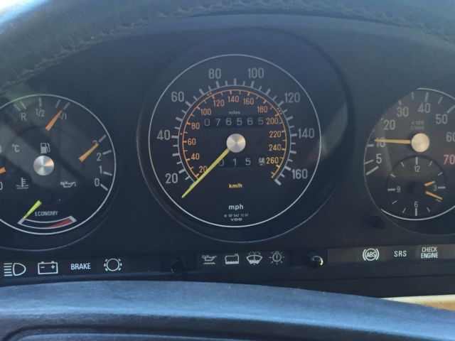 1986 Gold Mercedes-Benz SL-Class Convertible