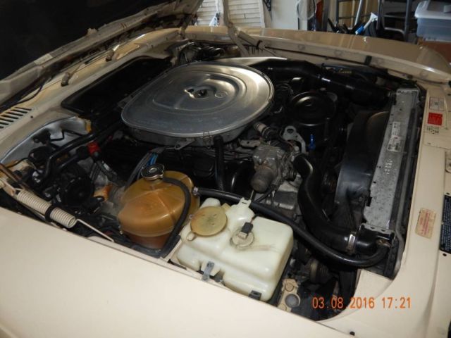 1986 Gold Mercedes-Benz SL-Class Convertible