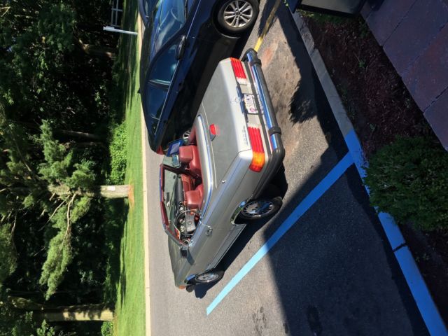 1986 Silver Mercedes-Benz SL-Class Convertible