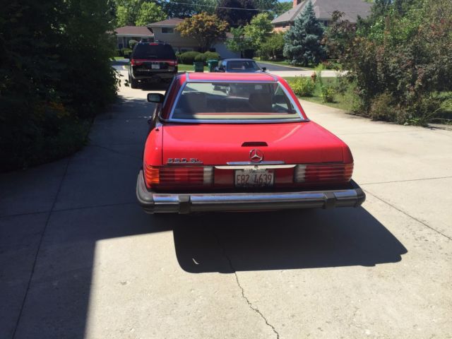 1986 Gold Mercedes-Benz SL-Class Convertible