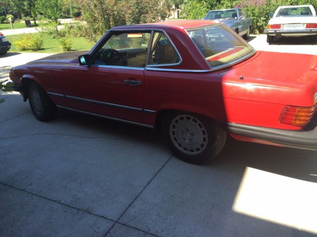 1986 Gold Mercedes-Benz SL-Class Convertible