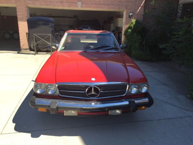 1986 Gold Mercedes-Benz SL-Class Convertible