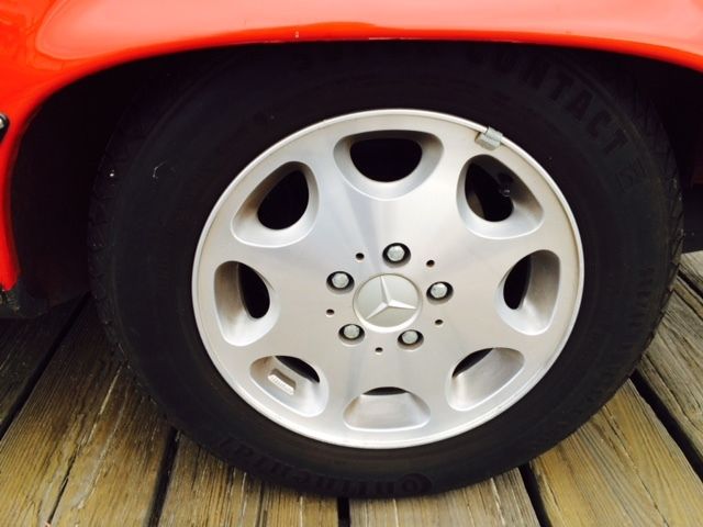 1987 Red Mercedes-Benz SL-Class Convertible