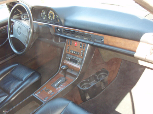 1987 White Mercedes-Benz S-Class Coupe