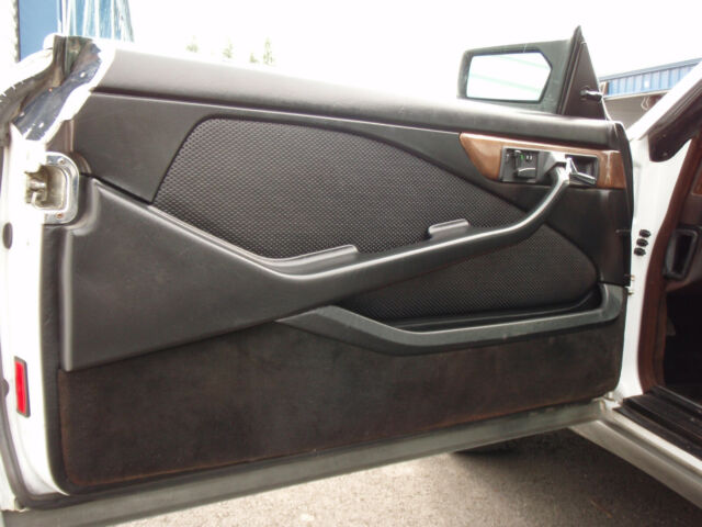 1987 White Mercedes-Benz S-Class Coupe