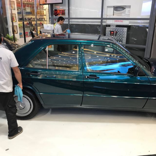 1993 Green Mercedes-Benz 190-Series