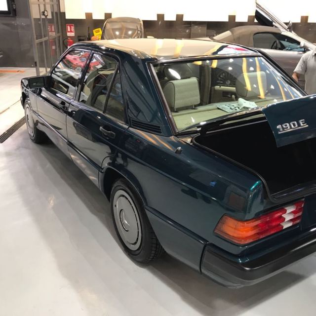 1993 Green Mercedes-Benz 190-Series
