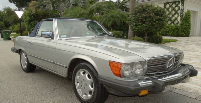 1985 Silver Mercedes-Benz SL-Class Convertible